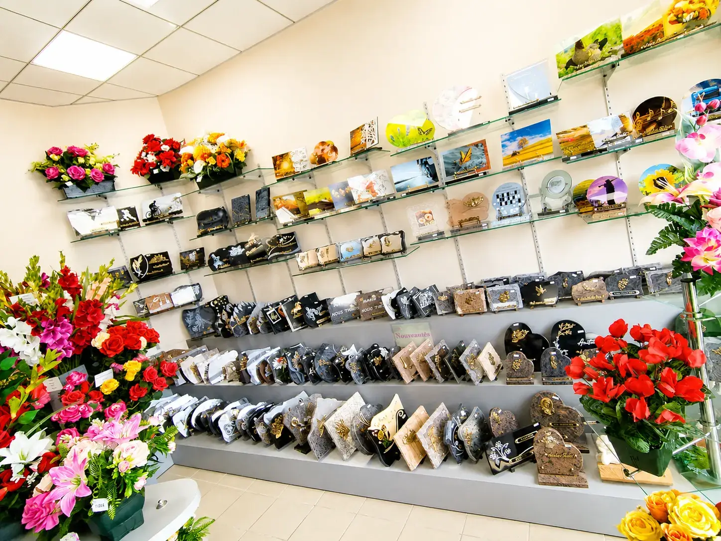Espace fleurs artificielles et articles funéraires des Pompes Funèbres Mercier